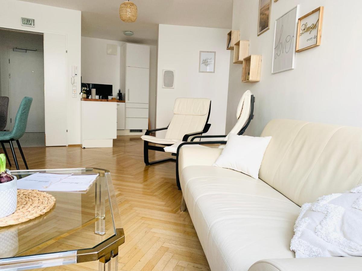 Ruhige Wohnung Im Gasometer Wien *Wifi*U3*Netflix* Exteriör bild